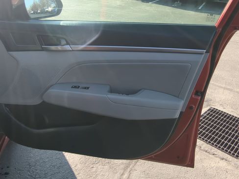 Used 2017 Hyundai Elantra Limited w/ Cargo Package image 28