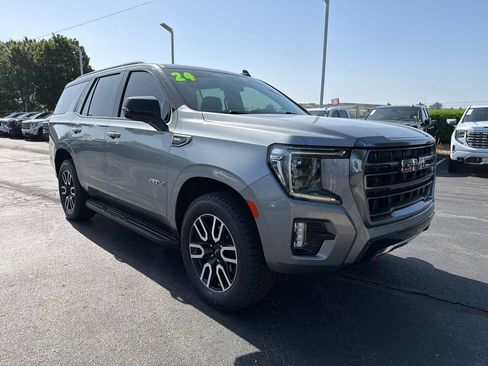 Used 2024 GMC Yukon AT4 w/ Technology Package AWD/4WD image 3
