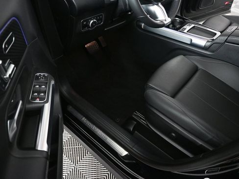 Certified 2025 Mercedes-Benz GLB 250 image 7