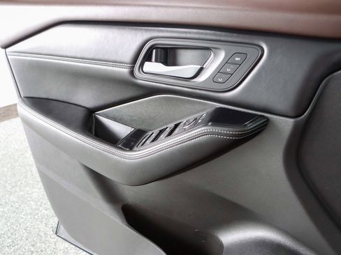 Used 2023 Nissan Rogue SL w/ SL Premium Package image 22