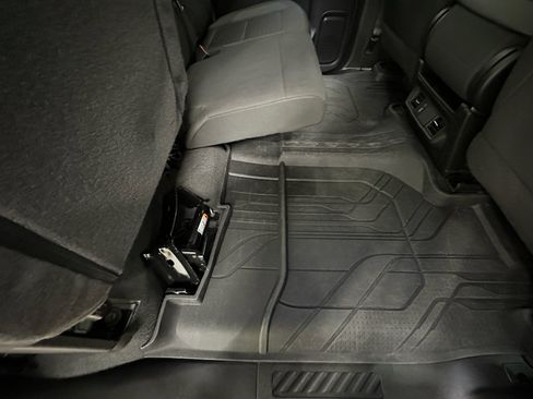 Certified 2024 Chevrolet Silverado 1500 Custom AWD/4WD image 19
