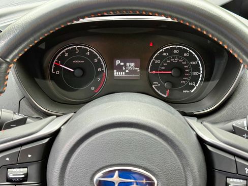 Used 2019 Subaru Crosstrek 2.0i Premium w/ Moonroof Package AWD/4WD image 11
