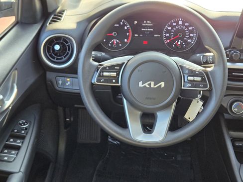 Certified 2023 Kia Forte LXS w/ LXS Technology Package image 11