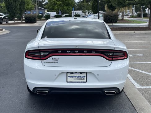 Used 2022 Dodge Charger SXT RWD image 8