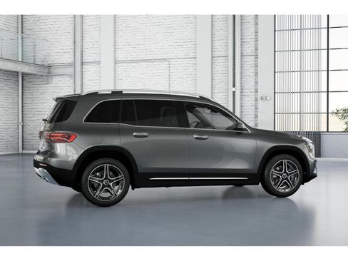 New 2026 Mercedes-Benz GLB 250 4MATIC image 18