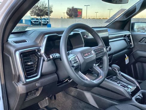 New 2026 GMC Canyon Elevation w/ LPO, Black Badging Package RWD image 18