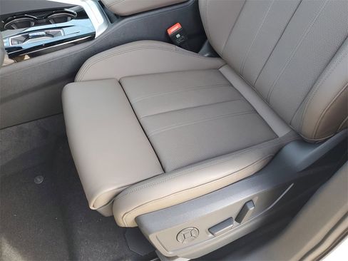 New 2025 Audi Q5 Prestige image 17