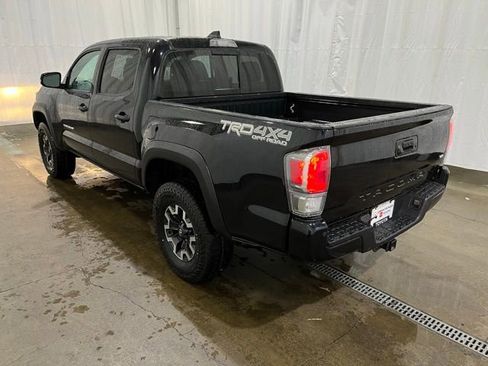 Certified 2020 Toyota Tacoma TRD Off-Road w/ Technology Package AWD/4WD image 6