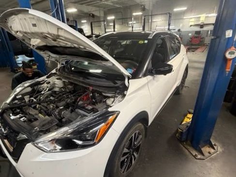 Used 2019 Nissan Kicks SR FWD image 6