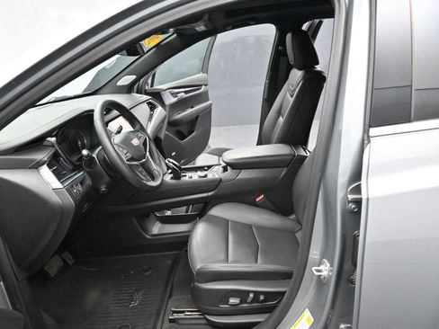 Used 2025 Cadillac XT5 Premium Luxury w/ LPO, Floor Liner Package image 13