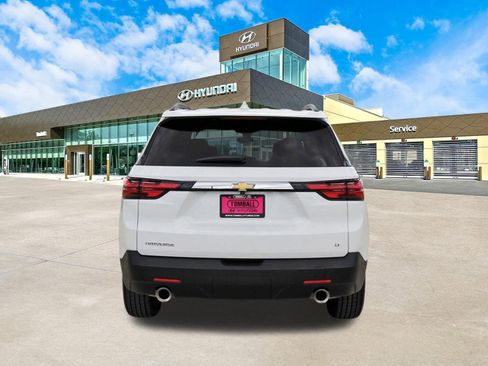 Used 2023 Chevrolet Traverse LT image 7