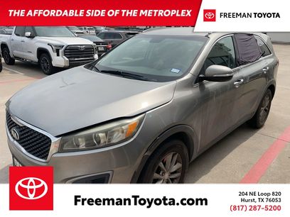 Used 2017 Kia Sorento LX w/ LX Convenience Package