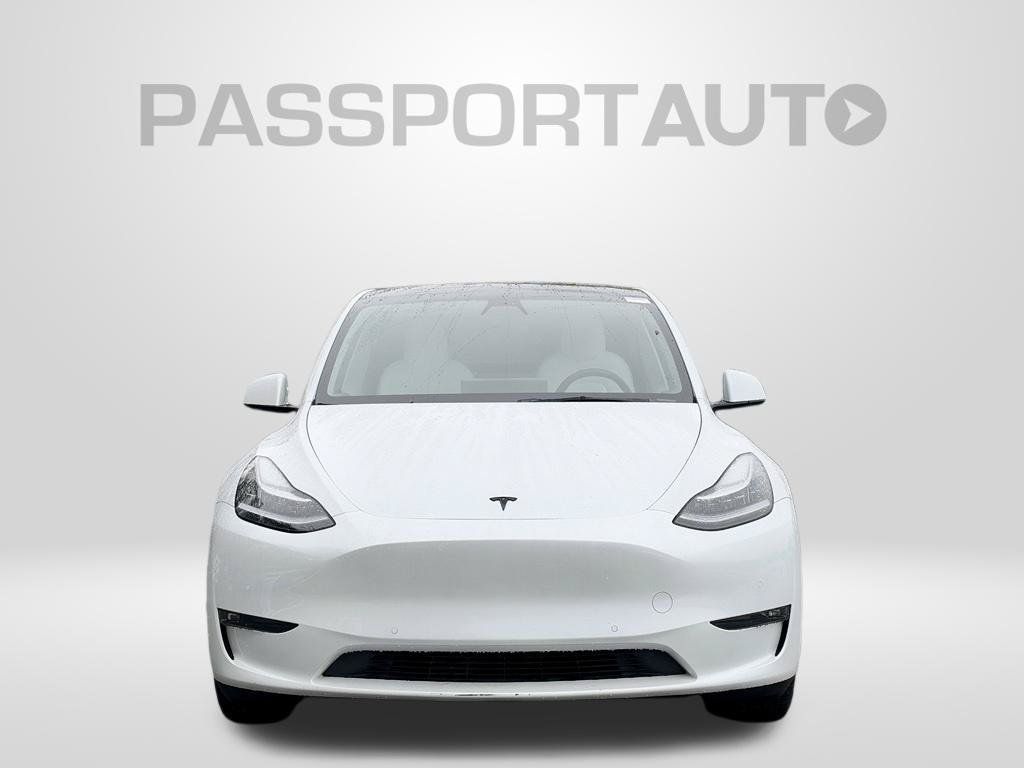 Used 2021 Tesla Model Y Long Range AWD/4WD image 2