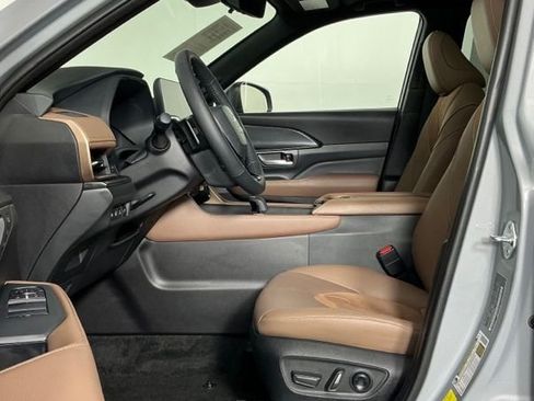 Used 2026 Toyota Grand Highlander AWD Hybrid image 14