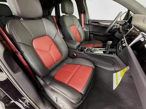 New 2025 Porsche Macan image 30