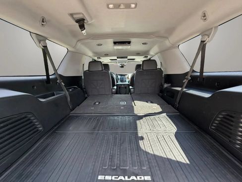 Used 2020 Cadillac Escalade ESV Luxury AWD/4WD image 32