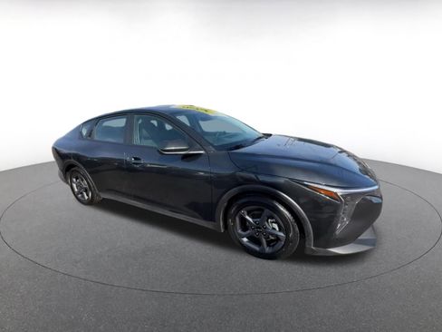 Used 2025 Kia K4 LXS image 2