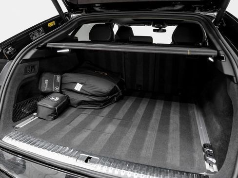 Used 2025 Lamborghini Urus SE image 56