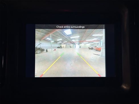 Used 2022 Dodge Challenger SXT image 13