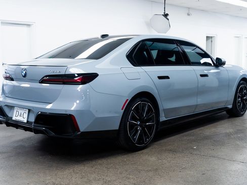 Used 2024 BMW 750e xDrive image 6