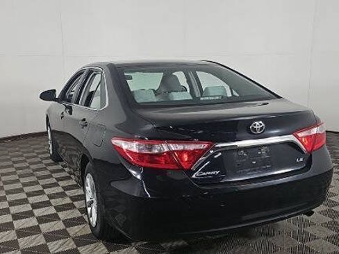 Used 2017 Toyota Camry LE FWD image 4