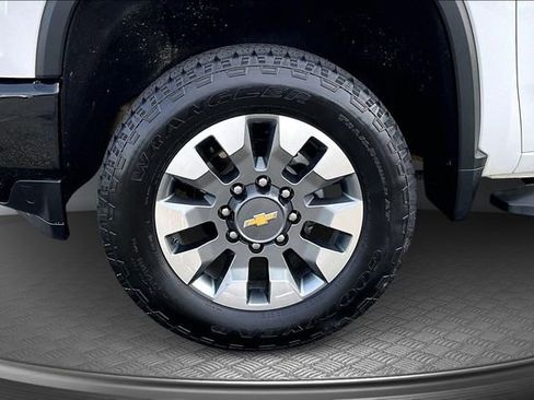 Used 2022 Chevrolet Silverado 2500 Custom w/ Custom Convenience Package image 31