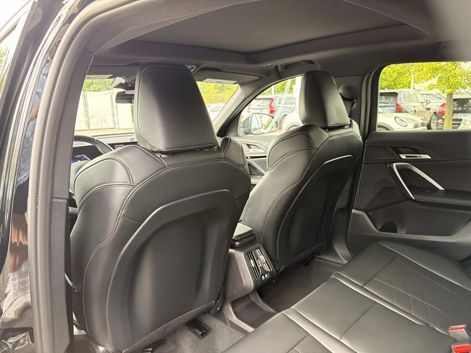 Certified 2025 BMW X2 xDrive28i AWD/4WD image 23