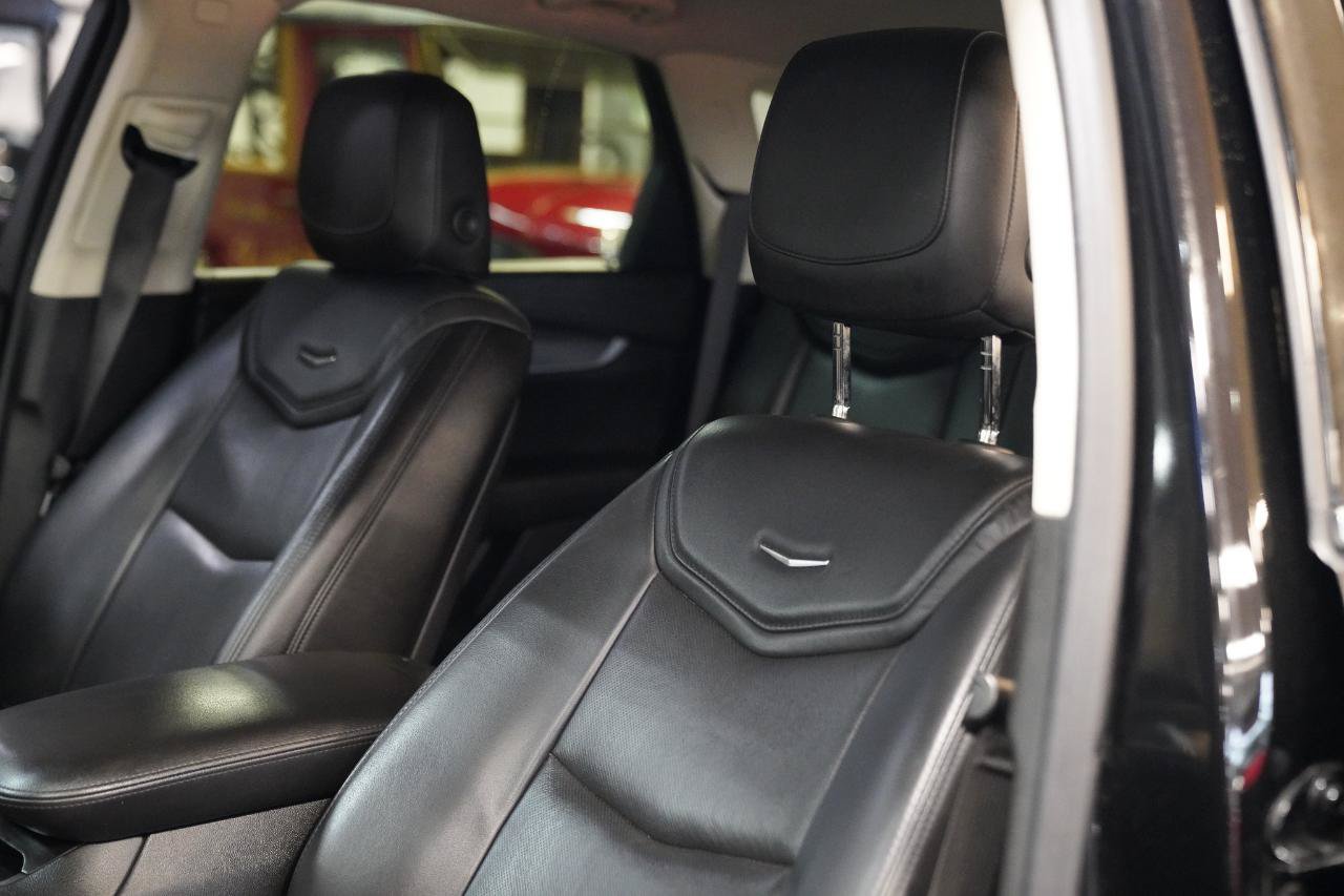Used 2018 Cadillac XT5 Luxury w/ LPO, Black Ice Package FWD image 22