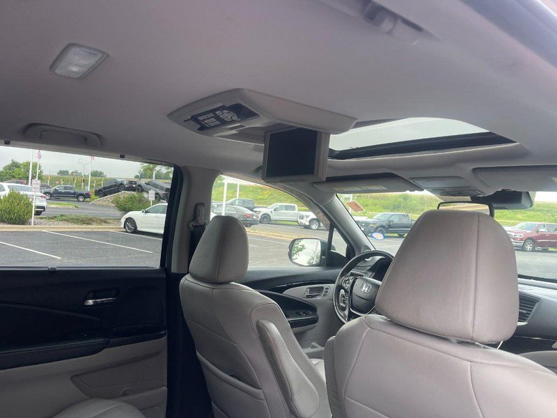 Used 2018 Honda Pilot Touring image 14