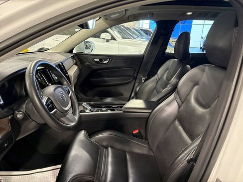 Certified 2023 Volvo XC60 B5 Ultimate w/ Climate Package AWD/4WD image 10