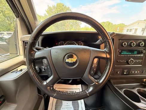 Used 2022 Chevrolet Express 3500 w/ Power Convenience Package RWD image 30