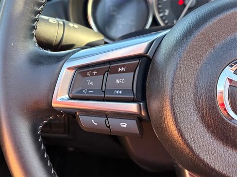 Used 2020 MAZDA MX-5 Miata Club image 12