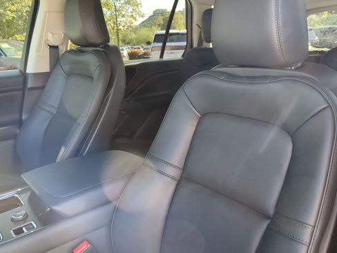 New 2026 Lincoln Aviator Premiere image 11