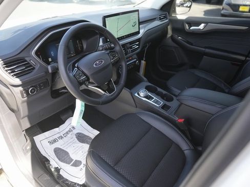 Used 2025 Ford Escape SE image 8