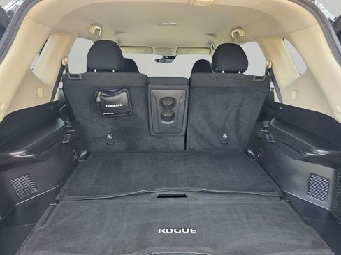 Used 2020 Nissan Rogue SV image 7