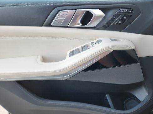 Used 2022 BMW ALPINA XB7 image 25