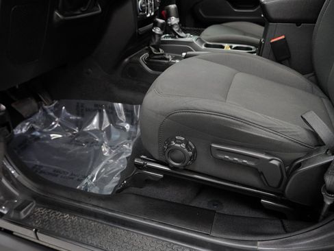 Certified 2021 Jeep Wrangler Unlimited Sport image 43