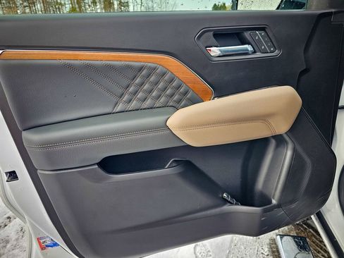 New 2026 GMC Canyon Denali image 11