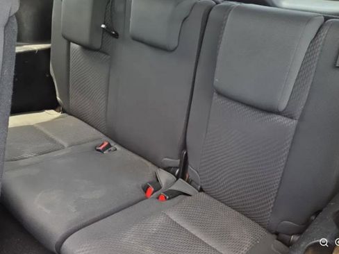 Used 2019 Toyota Highlander LE FWD image 12