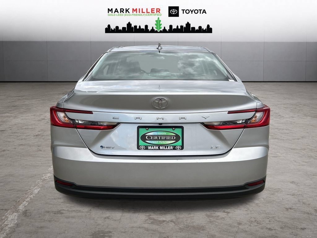 Used 2025 Toyota Camry LE FWD image 4