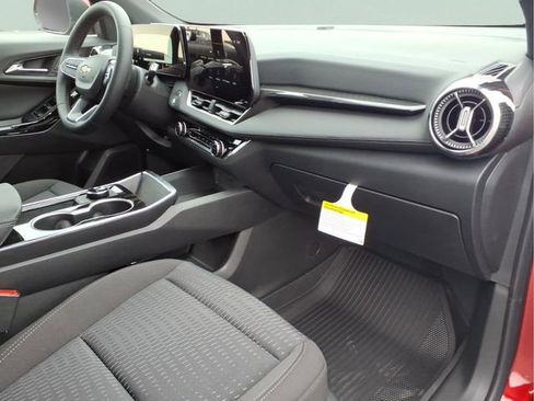 New 2026 Chevrolet Equinox LT w/ Safety and Technology Package FWD image 21