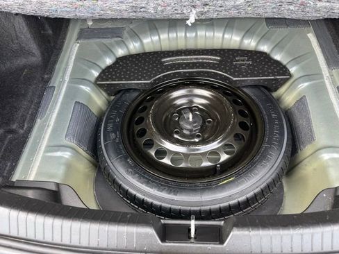 Used 2021 Chevrolet Malibu LT image 8