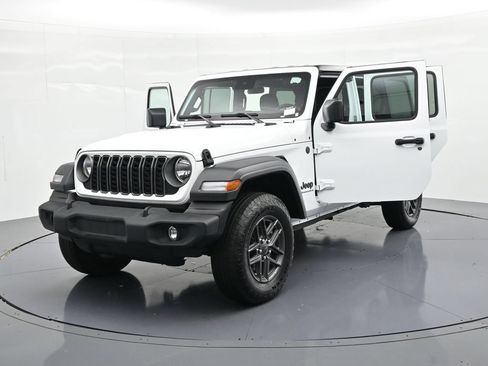 Used 2025 Jeep Wrangler Unlimited Sport AWD/4WD image 23