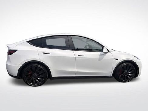 Used 2022 Tesla Model Y Performance AWD/4WD image 2