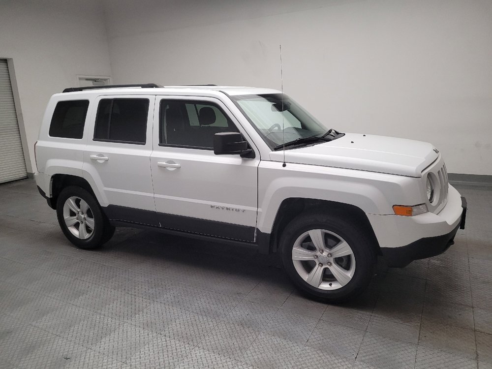 Used 2015 Jeep Patriot Latitude w/ All Weather Capability Group AWD/4WD image 11