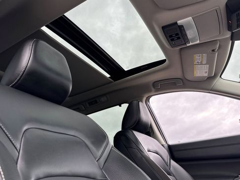 Used 2024 Nissan Pathfinder SL w/ SL Premium Package image 16