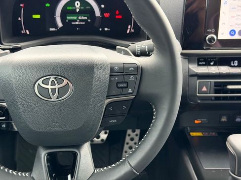 Used 2026 Toyota Camry SE w/ Convenience Package FWD image 19