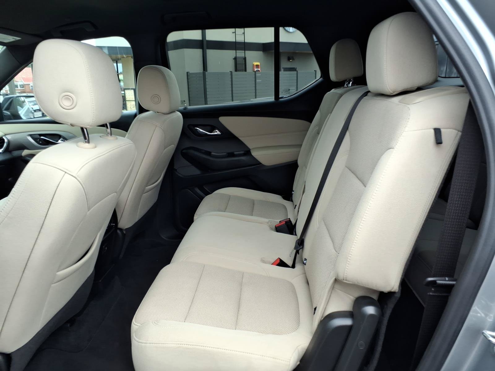 Used 2023 Chevrolet Traverse LS FWD image 11