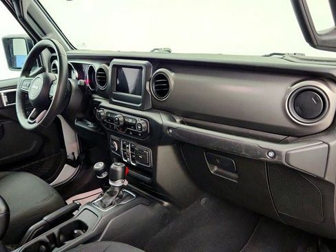 Used 2023 Jeep Gladiator Sport AWD/4WD image 24