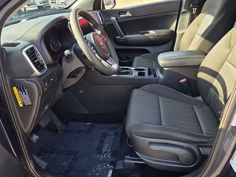 Used 2020 Kia Sportage LX image 9